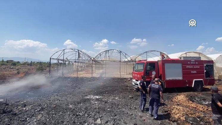 Otluk alanda başladı orman ve seralara sıçradı - Resim: 11